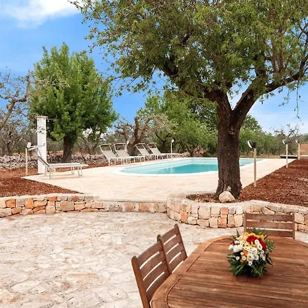 Vakantiehuis Stone House With Underground Pool For 6